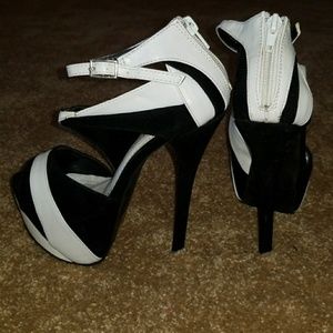 Black/White Sandals Heels
